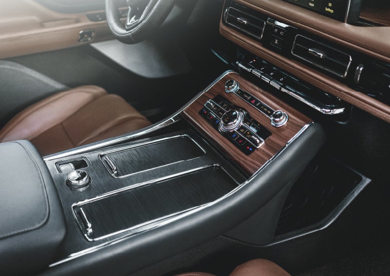 The front center console of a 2024 Lincoln Aviator® SUV is shown | White's Canyon Motors - Lincoln in Spearfish SD